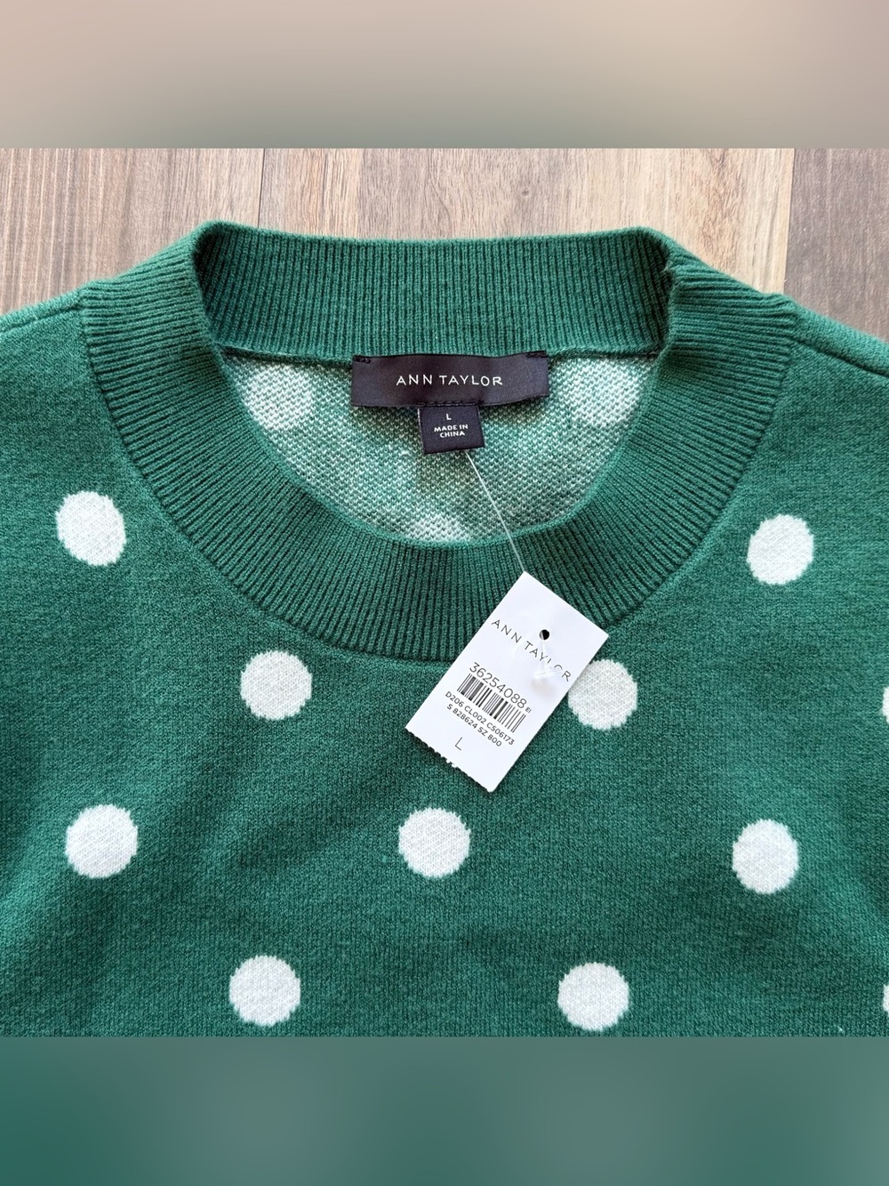 NWT Ann Taylor Fresh Evergreen Polka Dot Sweater Size L - Picture 3 of 5